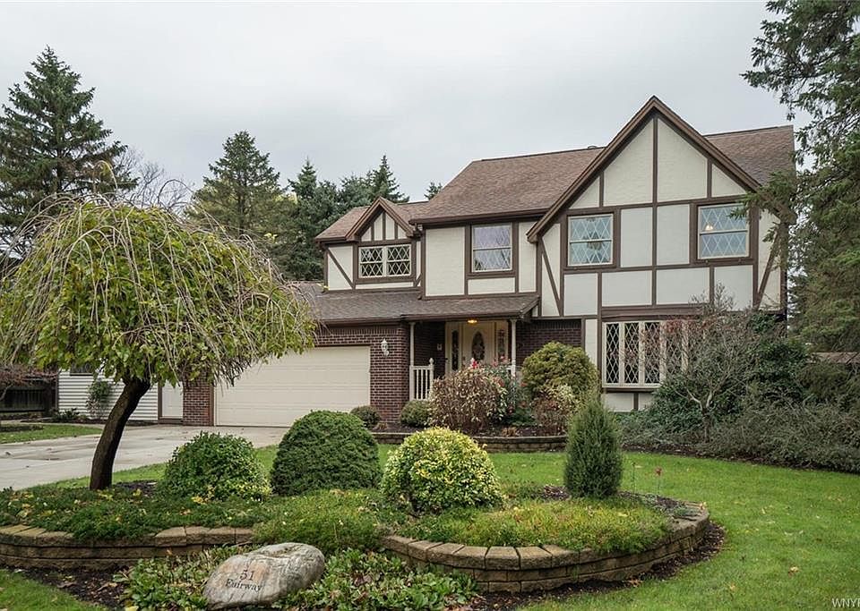 1st image of 51 Fairway Dr