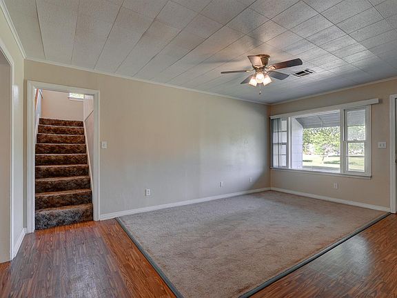 3rd image of 306 S Arrington Dr
