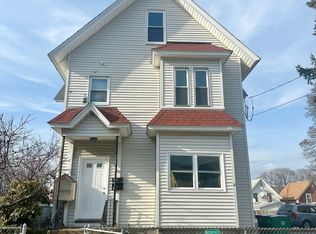 29 Columbus Ave, Lowell, MA 01851
