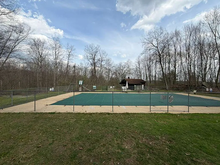 506 Fox Run Ln — Photo 16