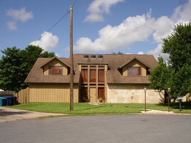 1st image of 608 Eugenia Cir