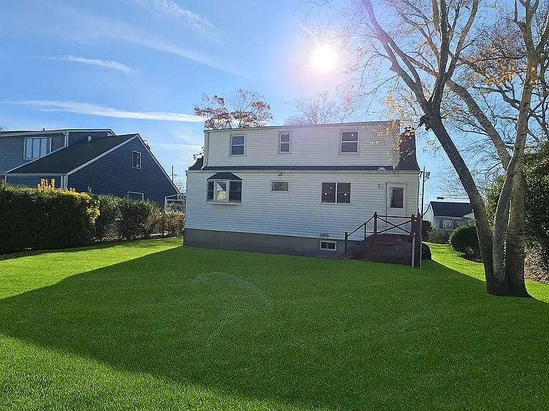 113 Yoakum Ave — Photo 3
