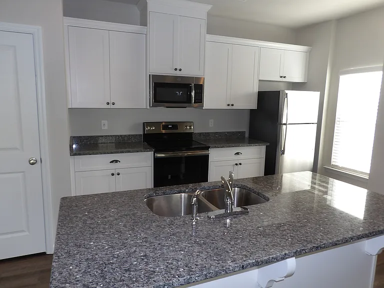 Joiner Crossing Apartments — Photo 30