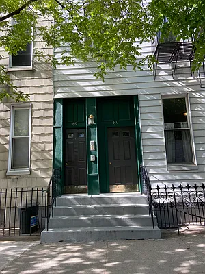 Rented by LDMI Realty Group LLC | media 30