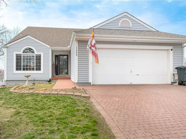 1509 NW Primrose Ln, Blue Springs, MO 64015