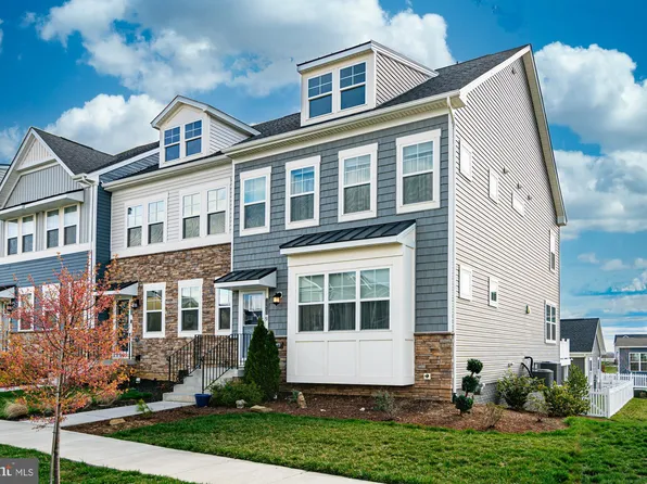 1210 Potomac View Pkwy, Brunswick, MD 21716