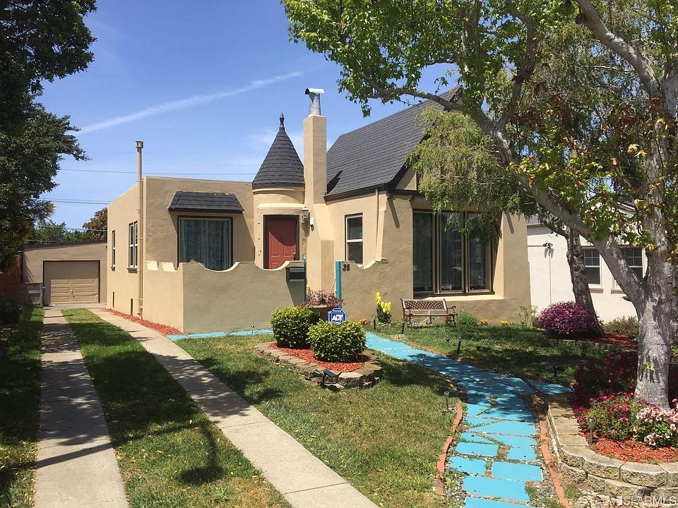2nd image of 35 De Soto St