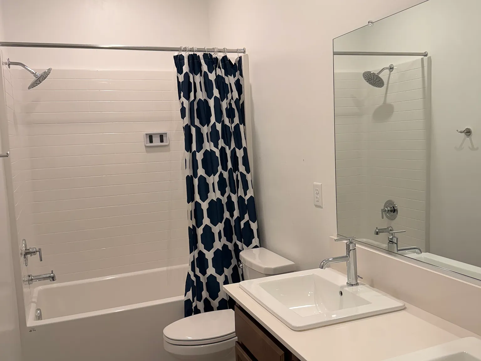 2 bed, 1700 sqft, $2,500 — Photo 2