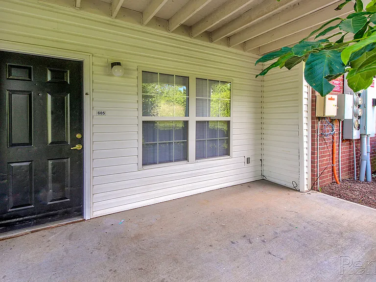 Plymouth Ridge Apartments — Photo 26