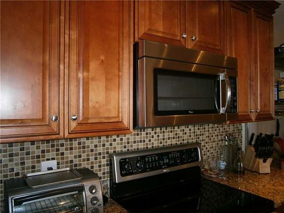 4th image of 3800 Hillcrest Dr APT 906