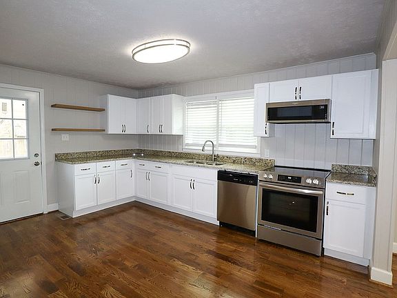 2nd image of 2075 14th St