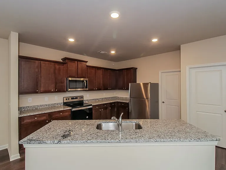 108 Innis Brook Cir — Photo 7