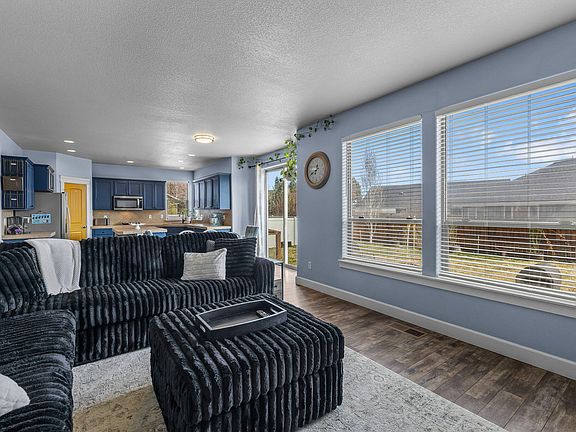 5th image of 964 SW 25th Ln