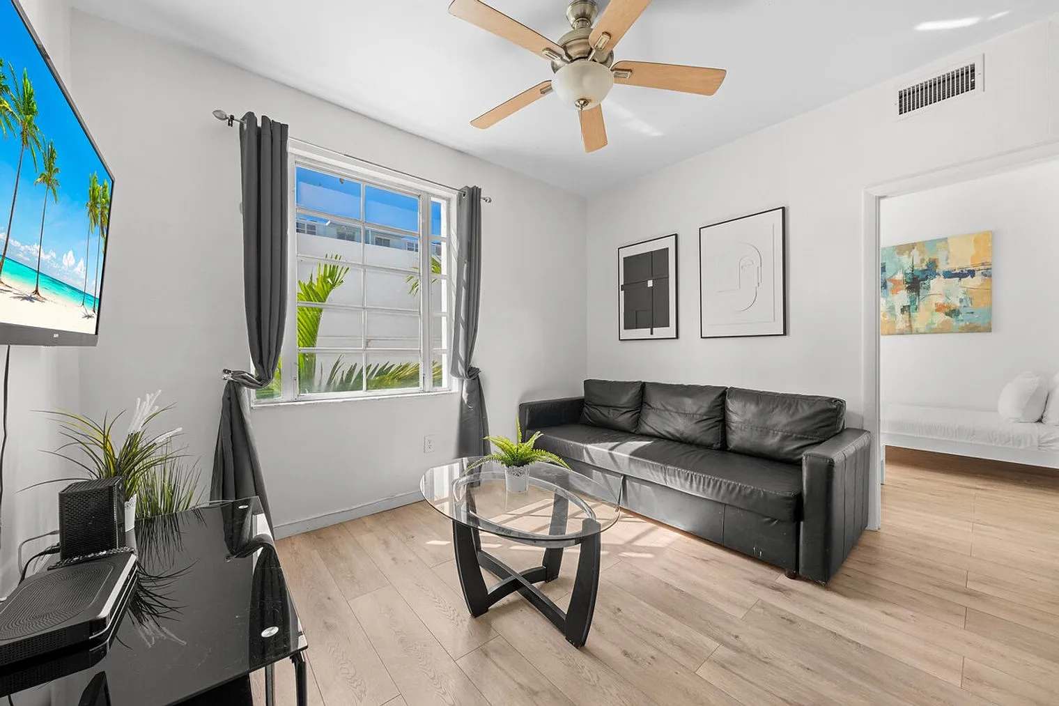 2 bed, 1.0 bath, 602 sqft, $7,431 — Photo 1