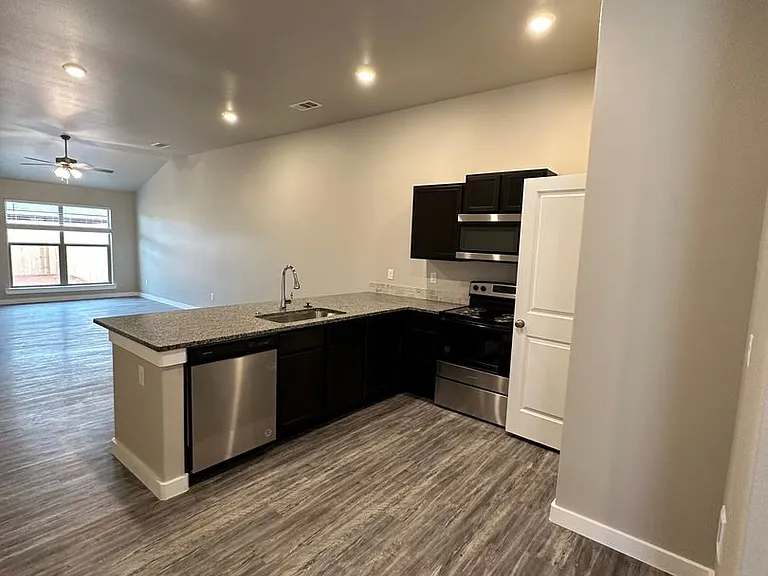 5 Deadwood Dr — Photo 2