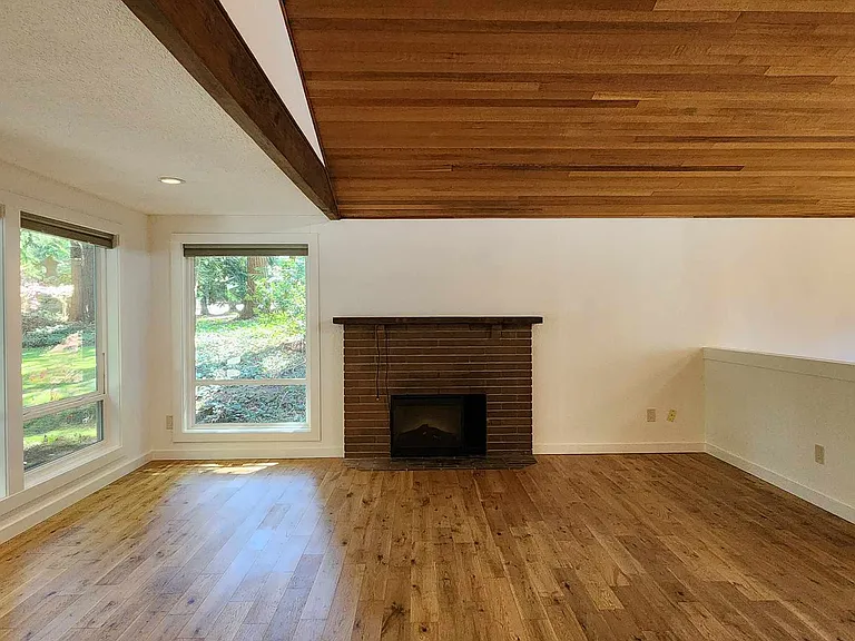2417 Sahalee Dr W — Photo 9