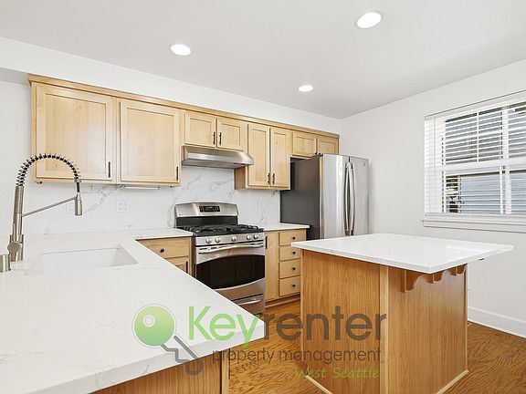 2nd image of 2634 SW Myrtle St
