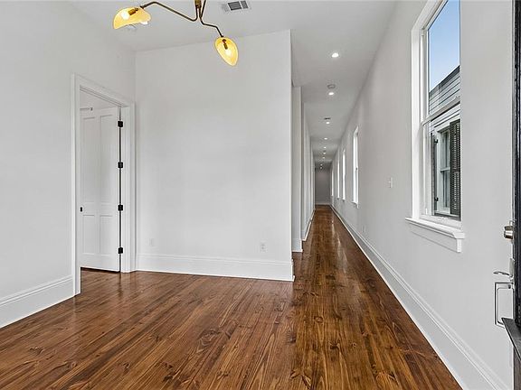 4th image of 4229 Annunciation St