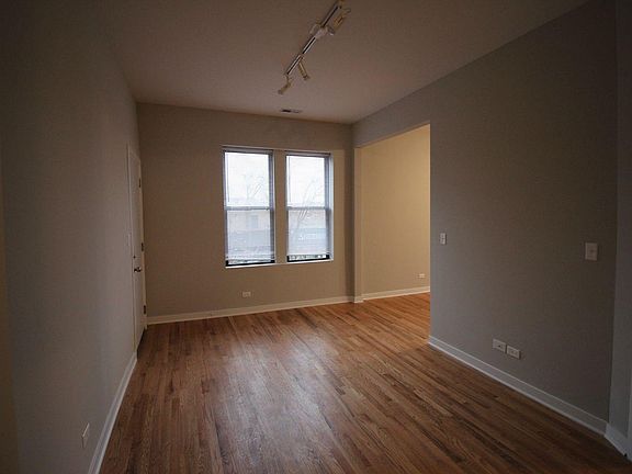 3rd image of 4200 N Milwaukee Ave APT 2