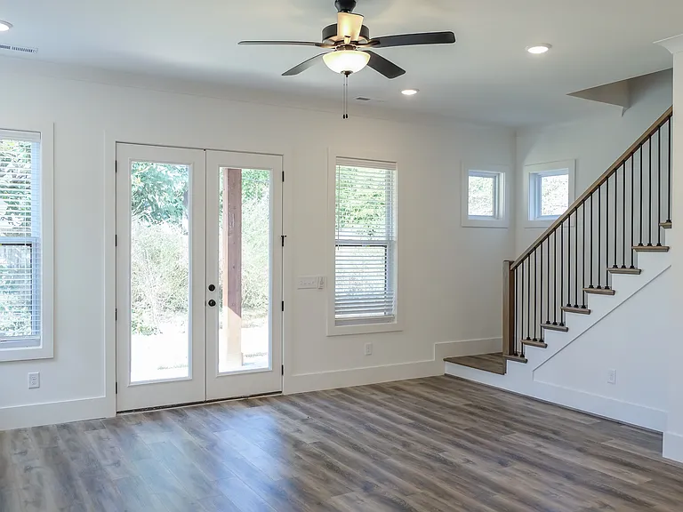 2818 Valley Rd — Photo 6