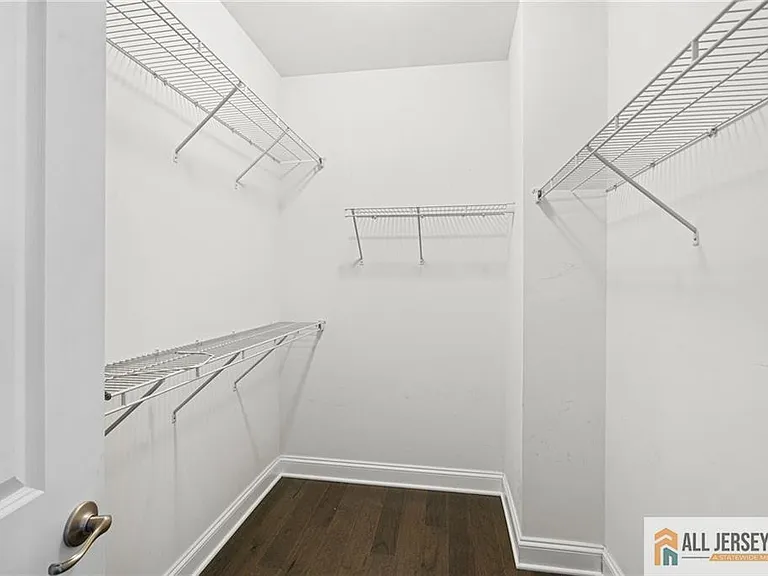 89 Isabelle Ct — Photo 27