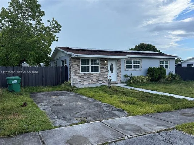 19741 SW 114th Pl — Photo 1