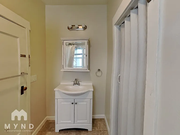231 Athol Ave — Photo 9