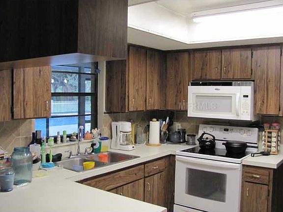 4th image of 1728 King Edward Dr