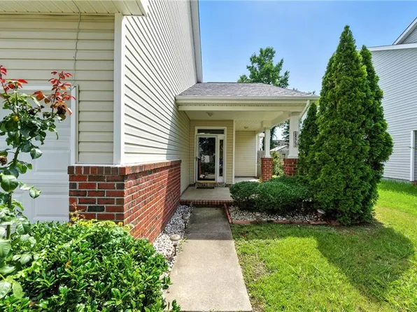 1873 Kempsville Crossing Ln, Virginia Beach, VA 23464