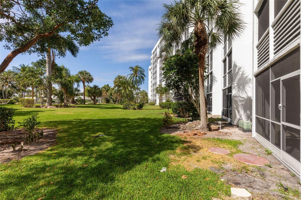 2731 NE 14th St Causeway #121, photo 6