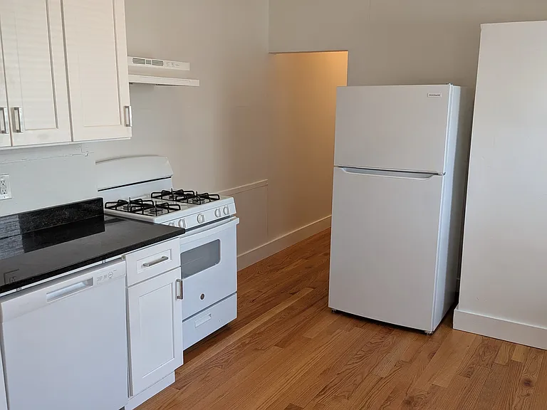 74 Pierce St #1 — Photo 3