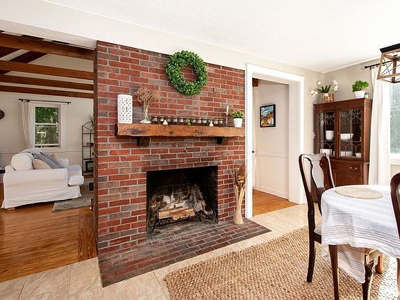 5th image of 64 Mill Pond Ln