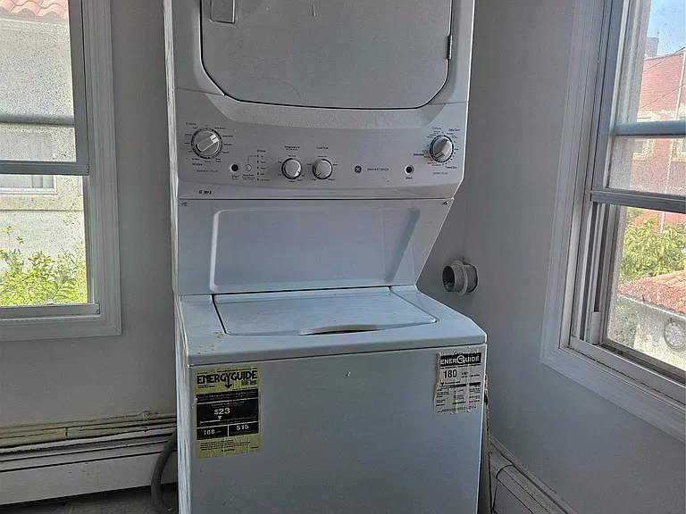 61 W Walnut St #UPPER — Photo 6