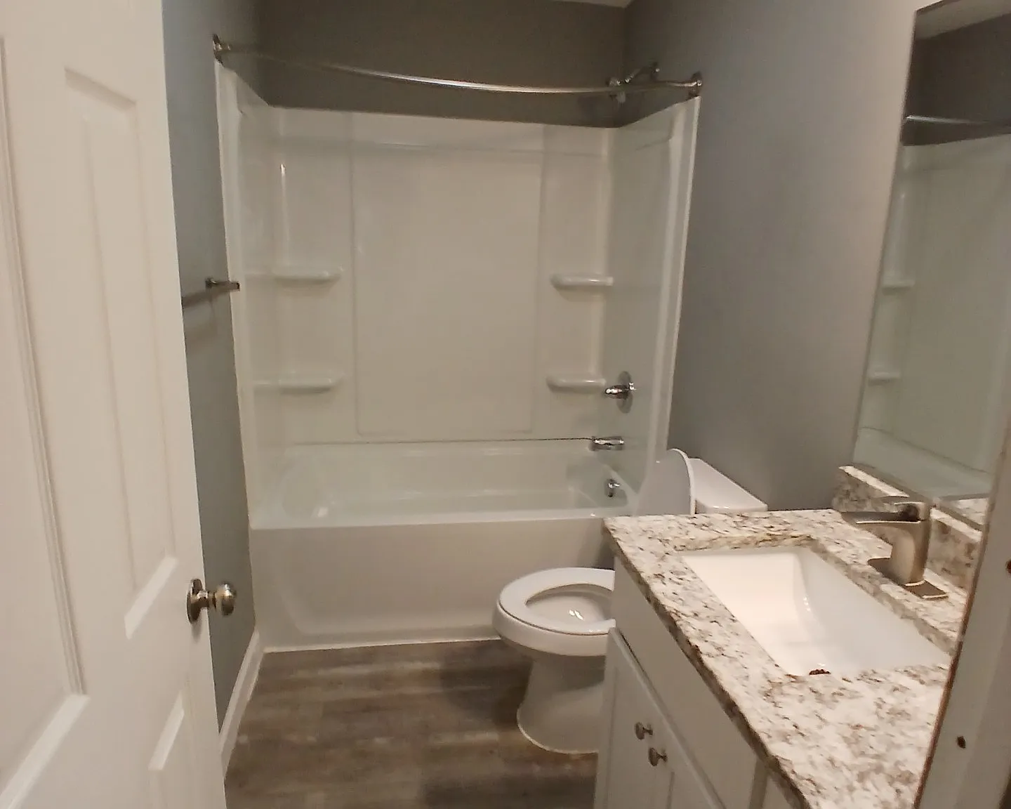 2 bed, $1,100 — Photo 2