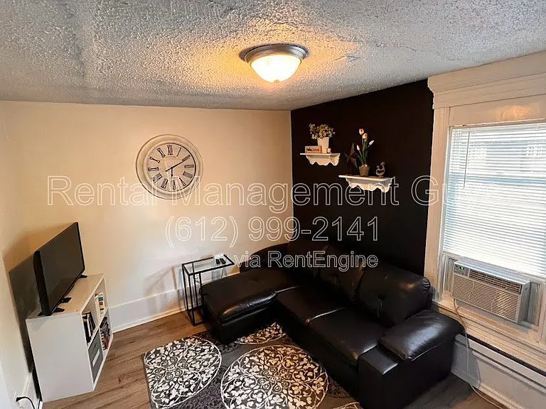 3245 3rd Ave S #4 — Photo 4