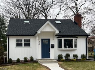 24 Schuler Ave, Waldwick, NJ 07463