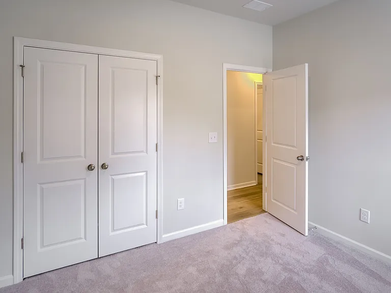611 Watercliff Dr — Photo 10