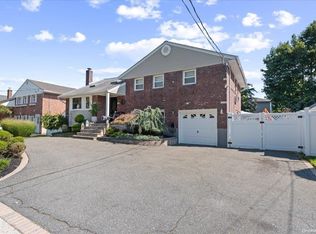 512 Unqua Rd, Massapequa, NY 11758