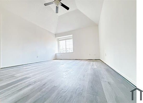 4th image of 788 Chateau Ln