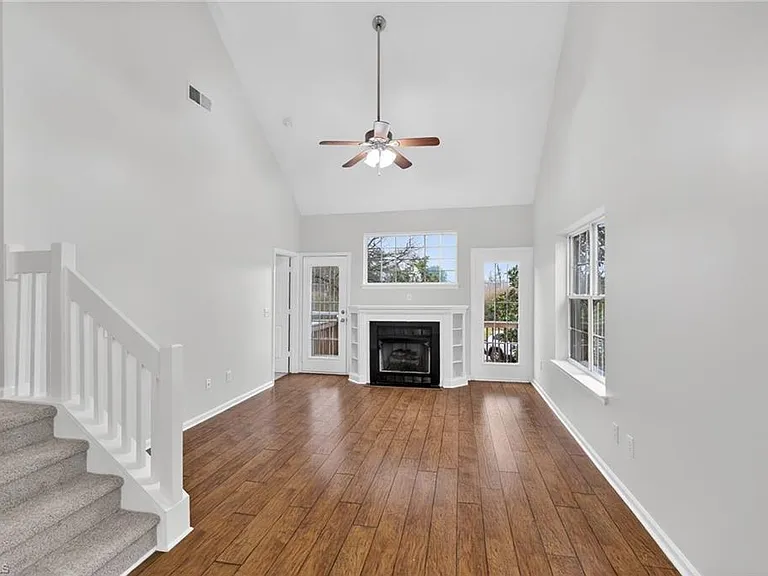213 Nighthawk Pl — Photo 4