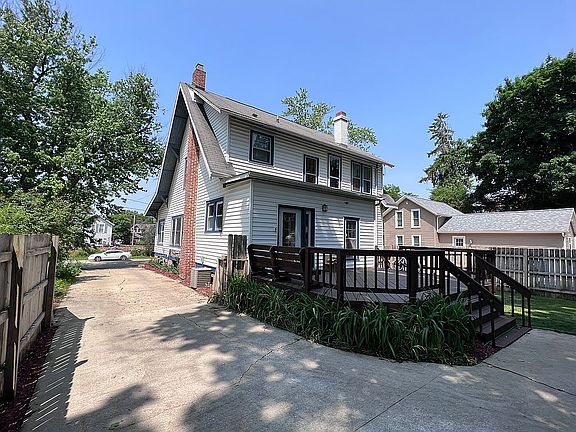 3rd image of 214 Washington St