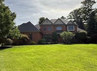 5135 Rockledge Dr, Clarence, NY 14031