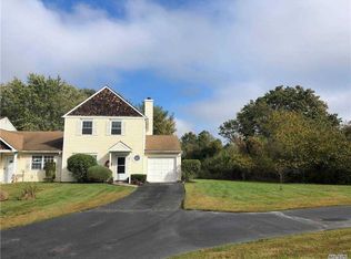 6 Grouse Path, Coram, NY 11727