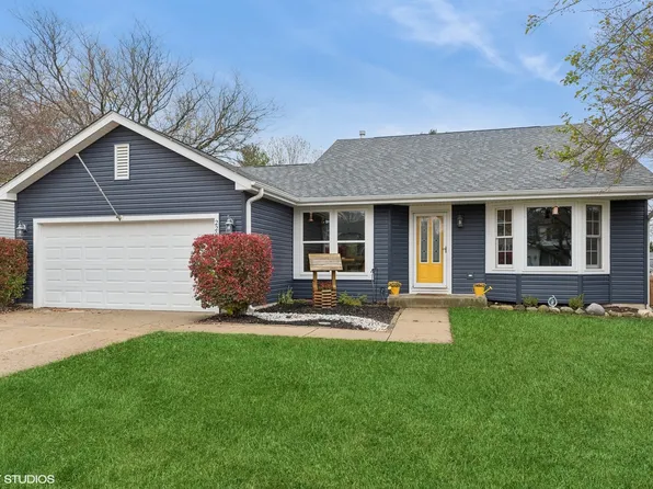 220 Veretta Ct, McHenry, IL 60050