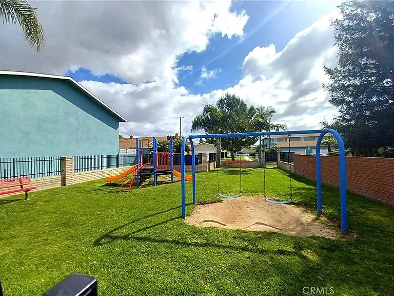 11820 Gloxinia Ave — Photo 4