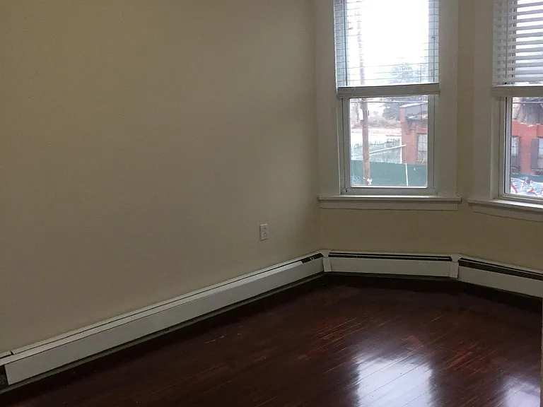 2156 Seaview Ave — Photo 15