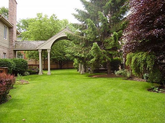 3rd image of 420 Ashbury Dr
