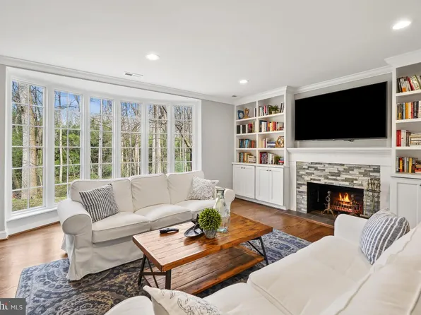 12211 Remington Dr, Silver Spring, MD 20902