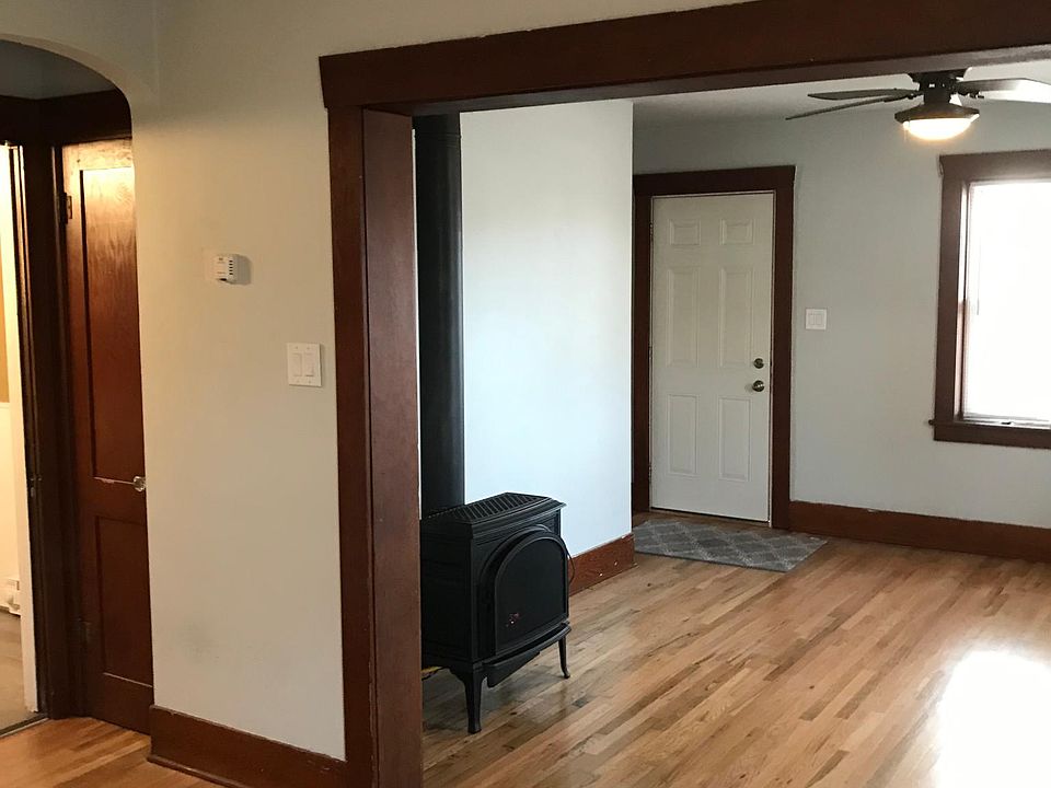 1st image of 838 W Pine St