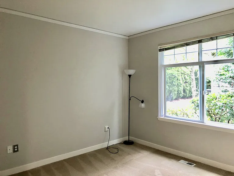 23120 NE 8th Pl — Photo 5